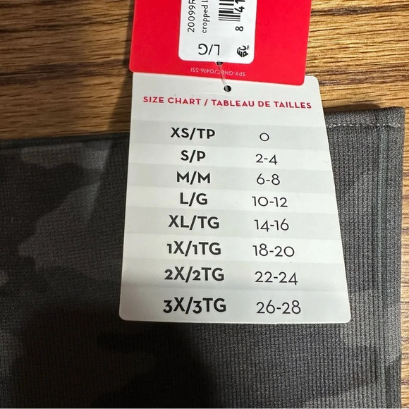 NWT SPANX Look At Me Now Cropped Leggings in Sage Camo.  Sz: Large - Picture 6 of 7